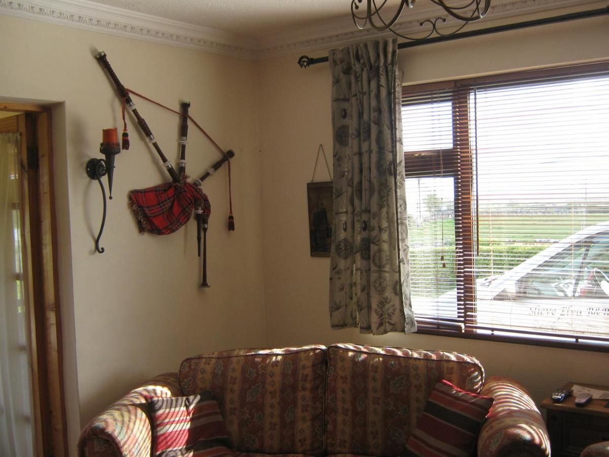 Отели типа «постель и завтрак» Slieve Elva B&B Лисдунварна-13