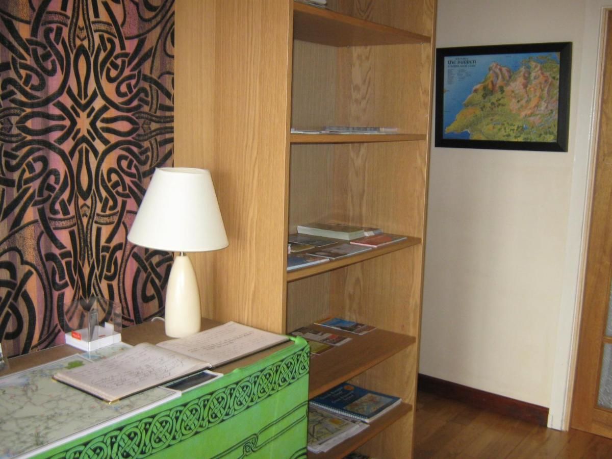 Отели типа «постель и завтрак» Slieve Elva B&B Лисдунварна-10