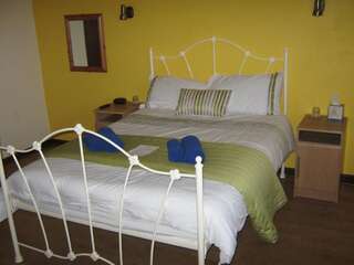 Отели типа «постель и завтрак» Slieve Elva B&B Лисдунварна Двухместный номер с 1 кроватью и собственной ванной комнатой-3